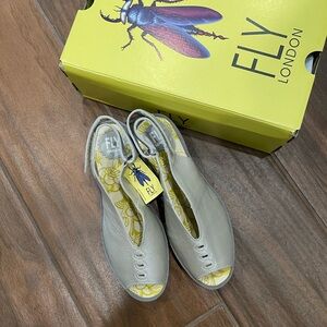 Fly London Women's Light Gray Peep Toe Sandals
